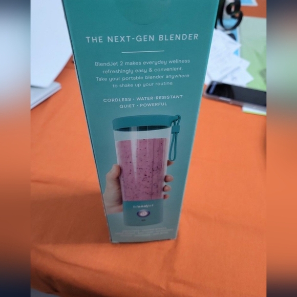 BlendJet Portable Blender in Blue - Picture 3 of 4